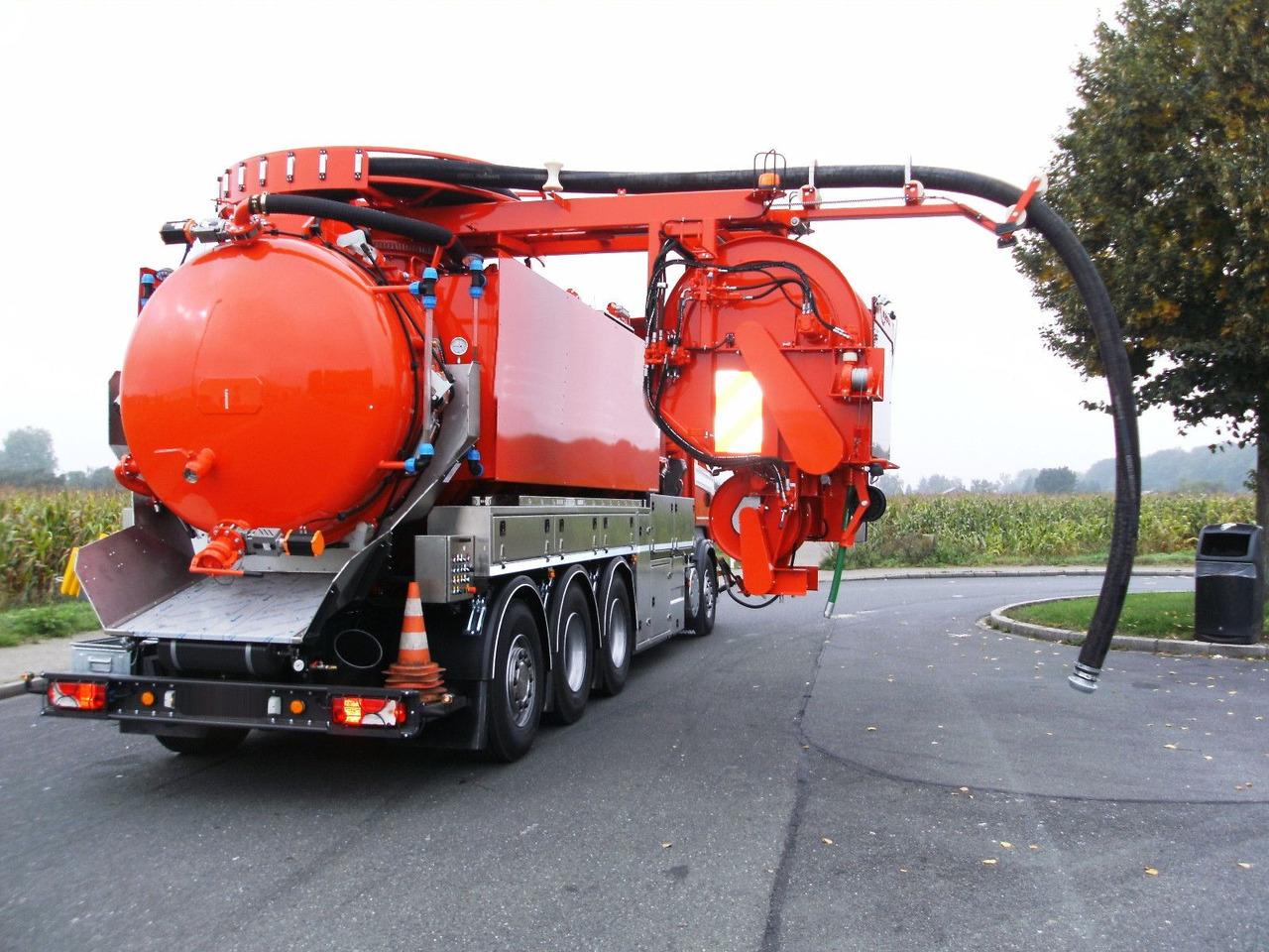 Scania R450 8x4 Kroll 19m³ W-Rückgewinner Kombi-HD +ADR - Kamion me vakuum: foto 3 Scania R450 8x4 Kroll 19m³ W-Rückgewinner Kombi-HD +ADR - Kamion me vakuum: foto 3