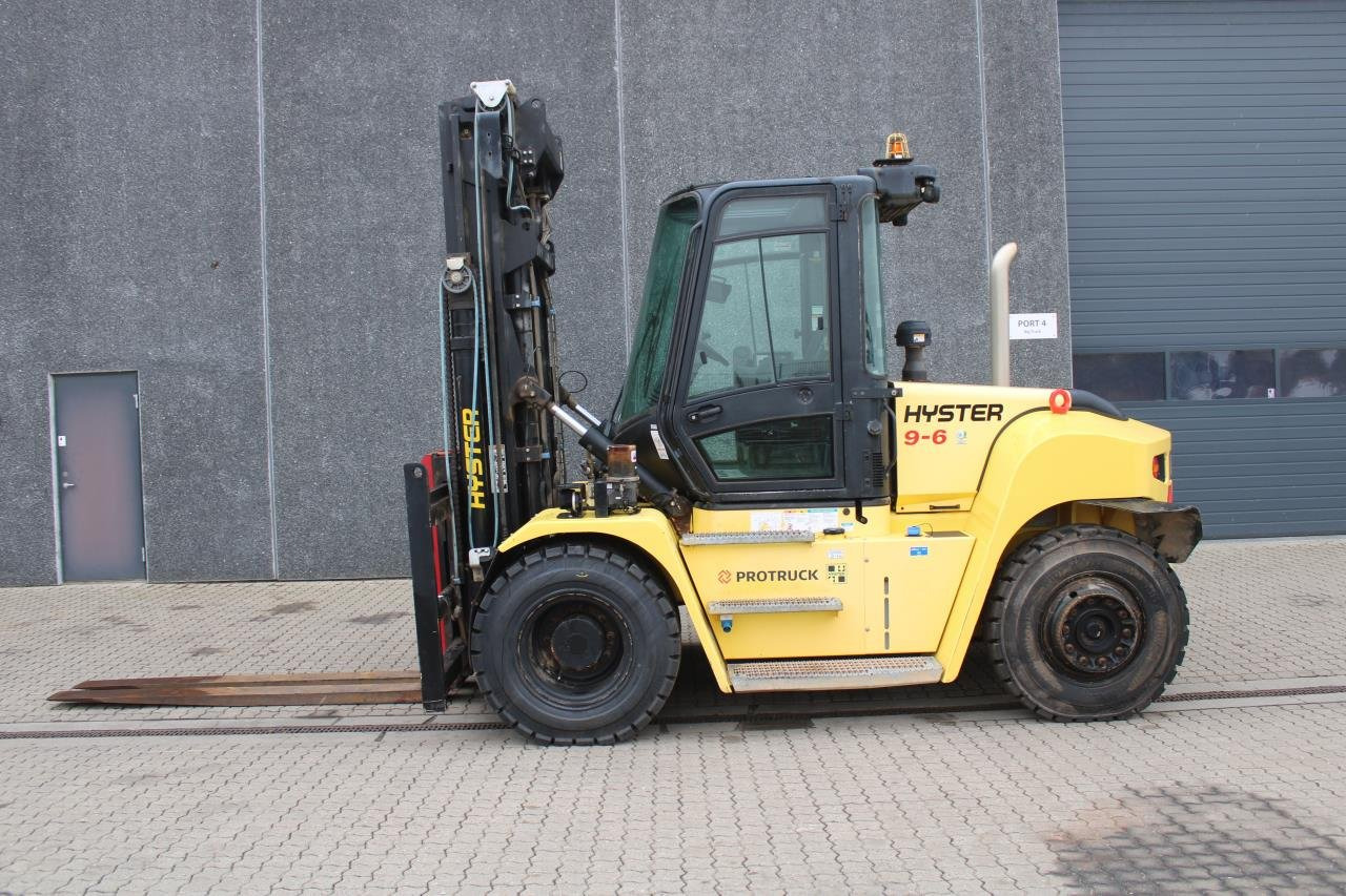 Hyster H9.00XM-6 - Pirun më naftë: foto 1 Hyster H9.00XM-6 - Pirun më naftë: foto 1