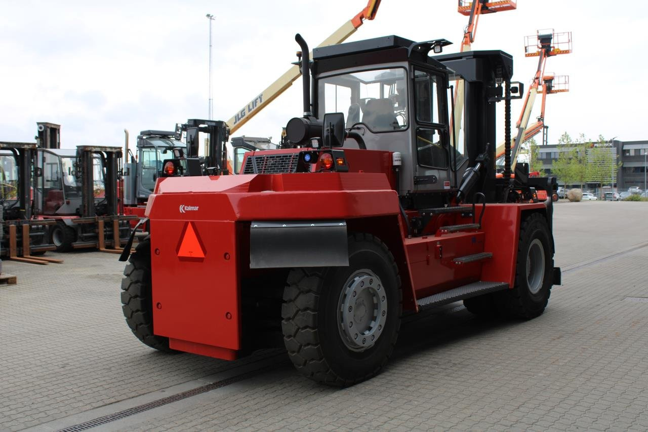 Kalmar DCD200-12LB - Pirun më naftë: foto 3 Kalmar DCD200-12LB - Pirun më naftë: foto 3