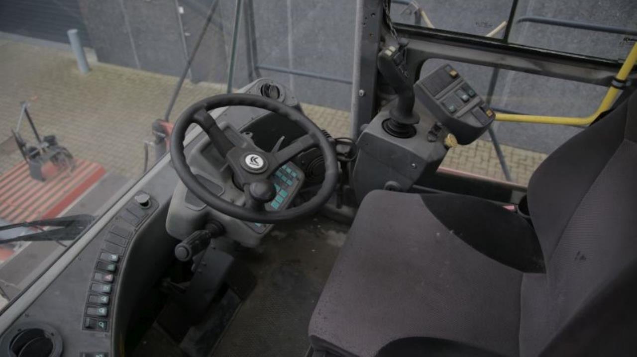 Kalmar DCF90-45ES - Ekskavator kontejnerësh: foto 4 Kalmar DCF90-45ES - Ekskavator kontejnerësh: foto 4