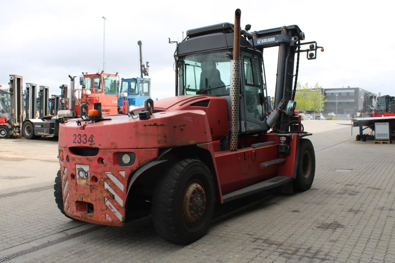 Kalmar DCG160-12 - Pirun më naftë: foto 3 Kalmar DCG160-12 - Pirun më naftë: foto 3