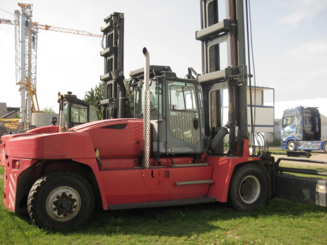 Kalmar DCG160-12 - Pirun më naftë: foto 2 Kalmar DCG160-12 - Pirun më naftë: foto 2