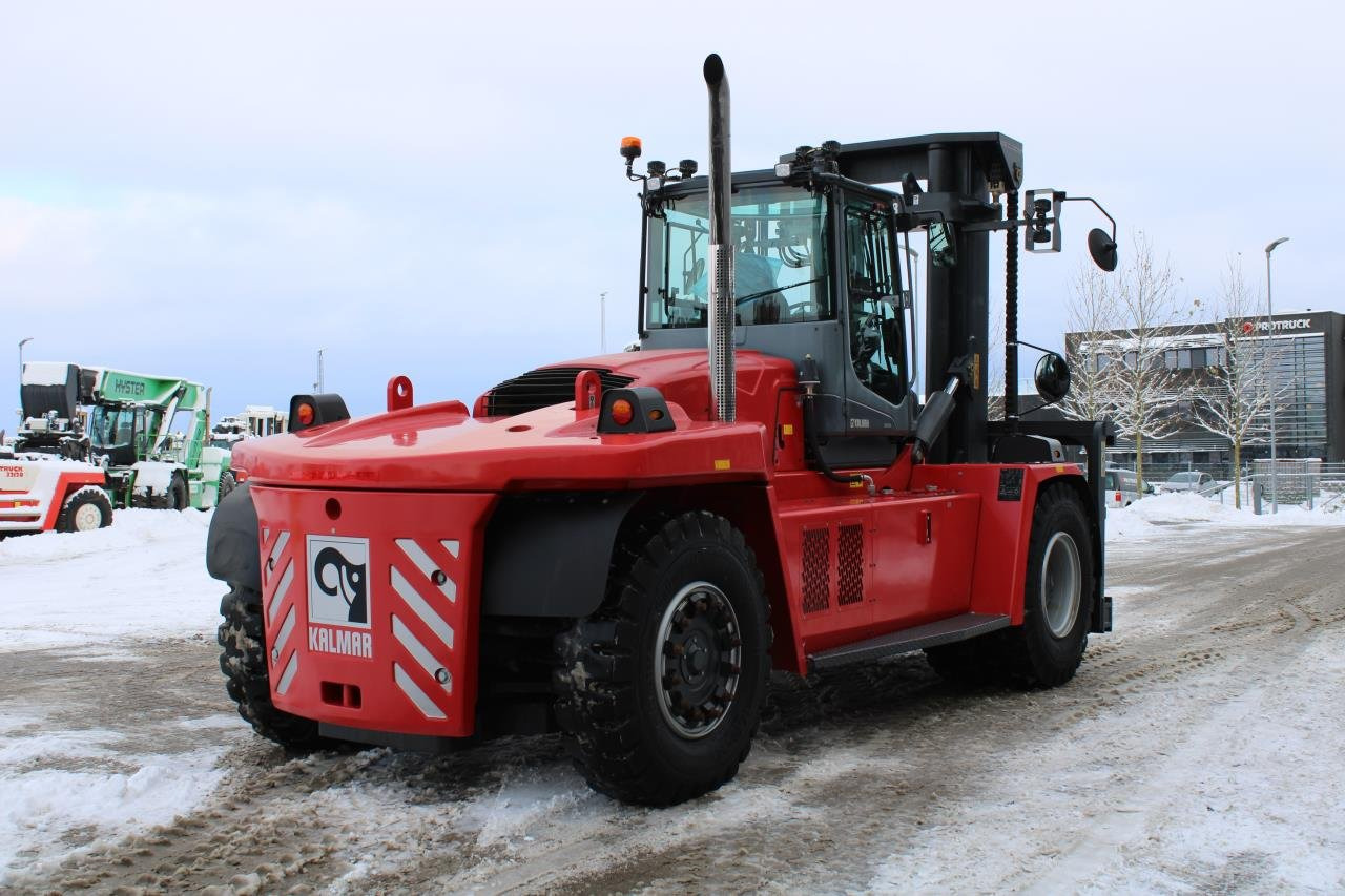 Kalmar DCG250-12 - Pirun më naftë: foto 3 Kalmar DCG250-12 - Pirun më naftë: foto 3