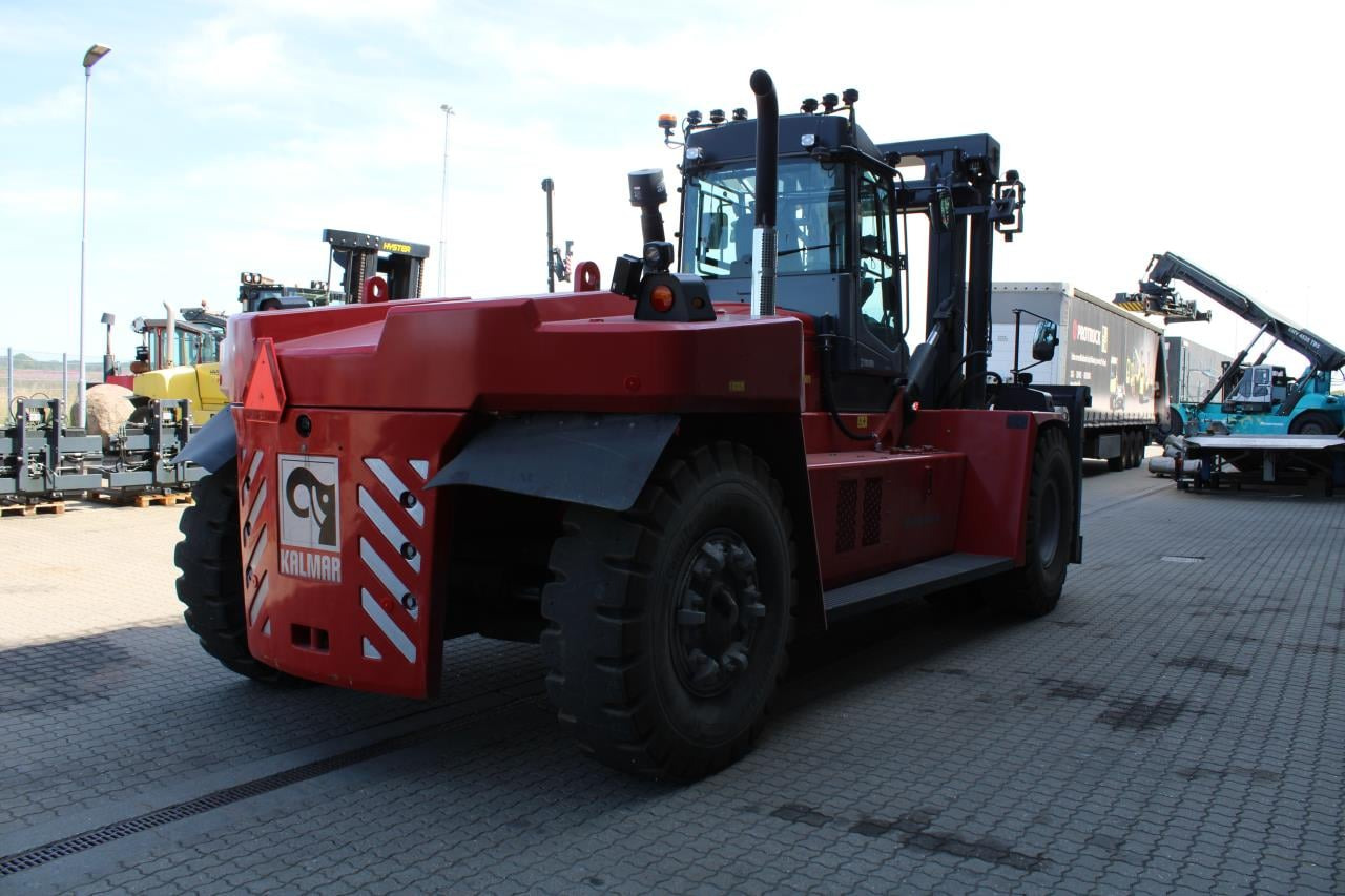 Kalmar DCG330-12 - Pirun më naftë: foto 3 Kalmar DCG330-12 - Pirun më naftë: foto 3