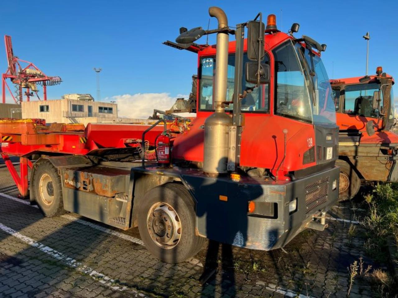 Kalmar TT618I - Traktor terminal: foto 1 Kalmar TT618I - Traktor terminal: foto 1