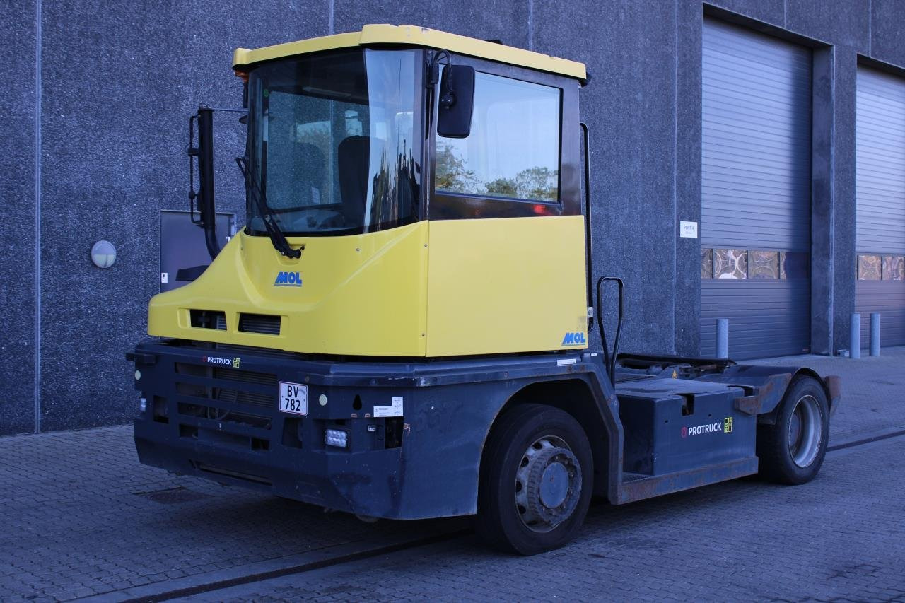 MOL RM255 4X4 - Traktor terminal: foto 2 MOL RM255 4X4 - Traktor terminal: foto 2