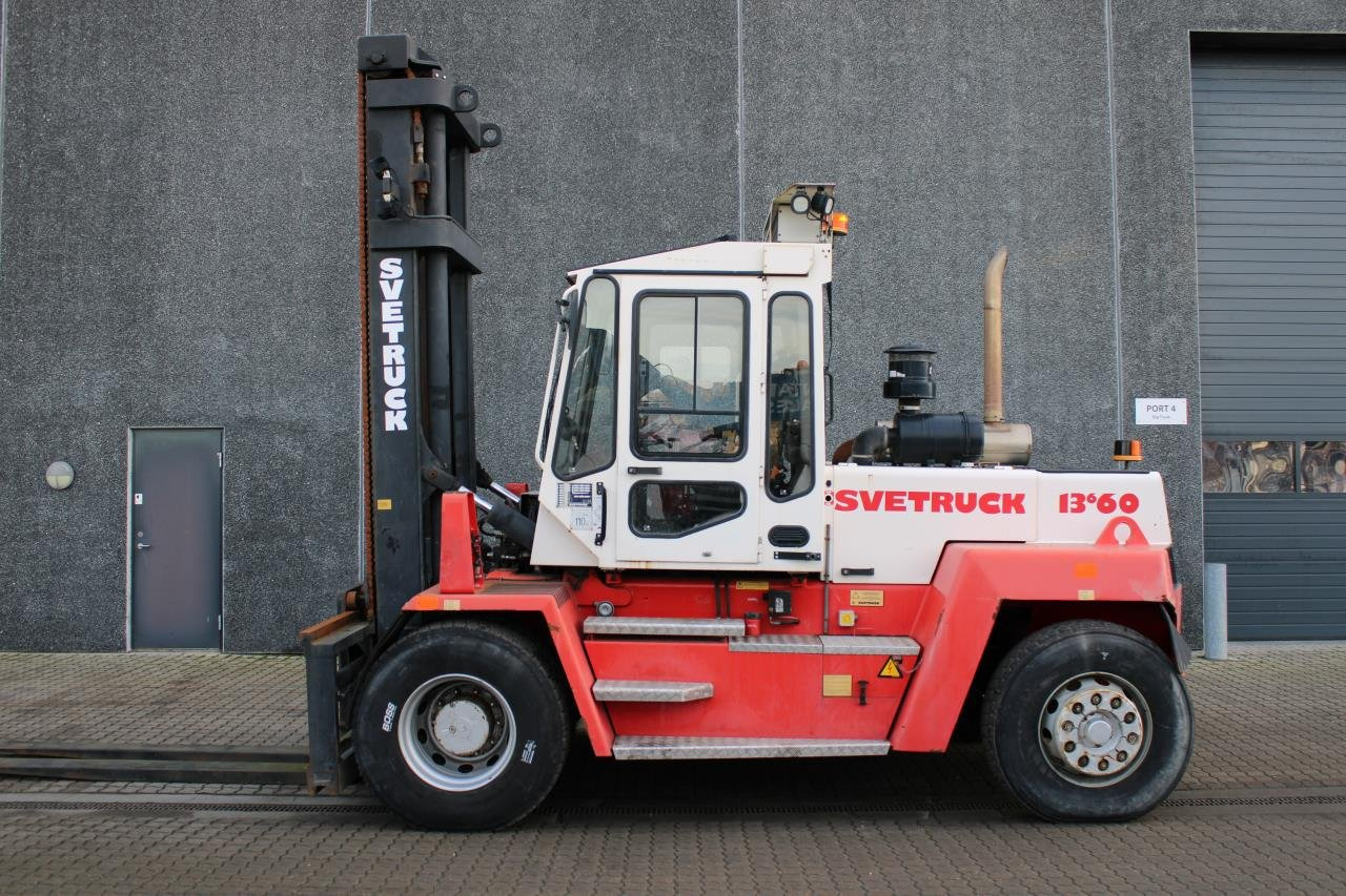 SveTruck 13660 - Pirun më naftë: foto 1 SveTruck 13660 - Pirun më naftë: foto 1