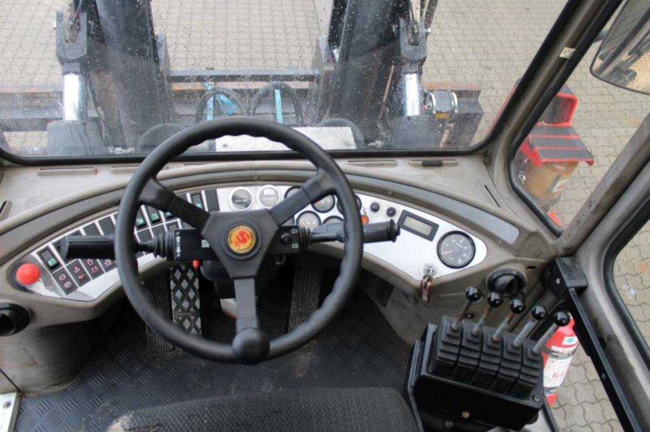 SveTruck 15120-35 - Pirun më naftë: foto 4 SveTruck 15120-35 - Pirun më naftë: foto 4