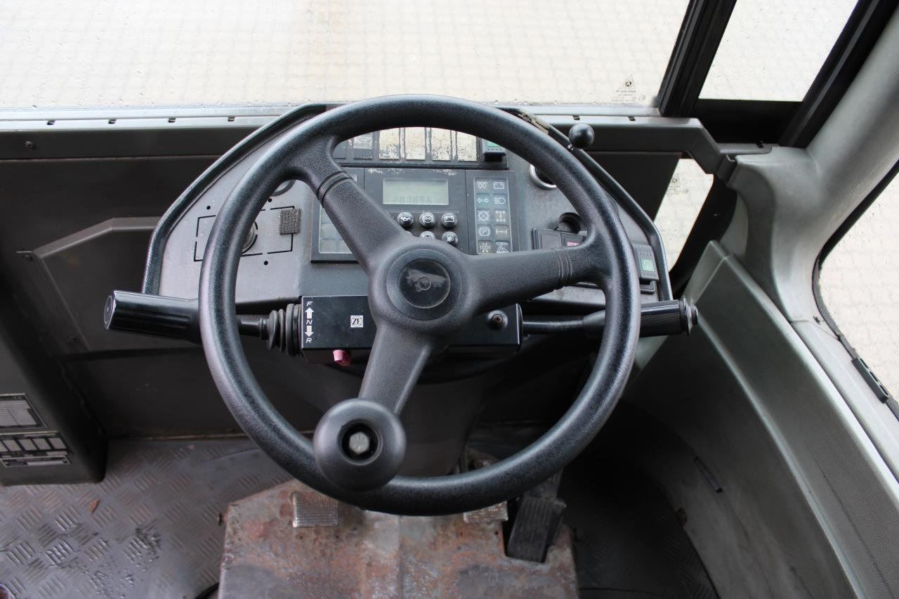 Terberg RT222 - Traktor terminal: foto 4 Terberg RT222 - Traktor terminal: foto 4