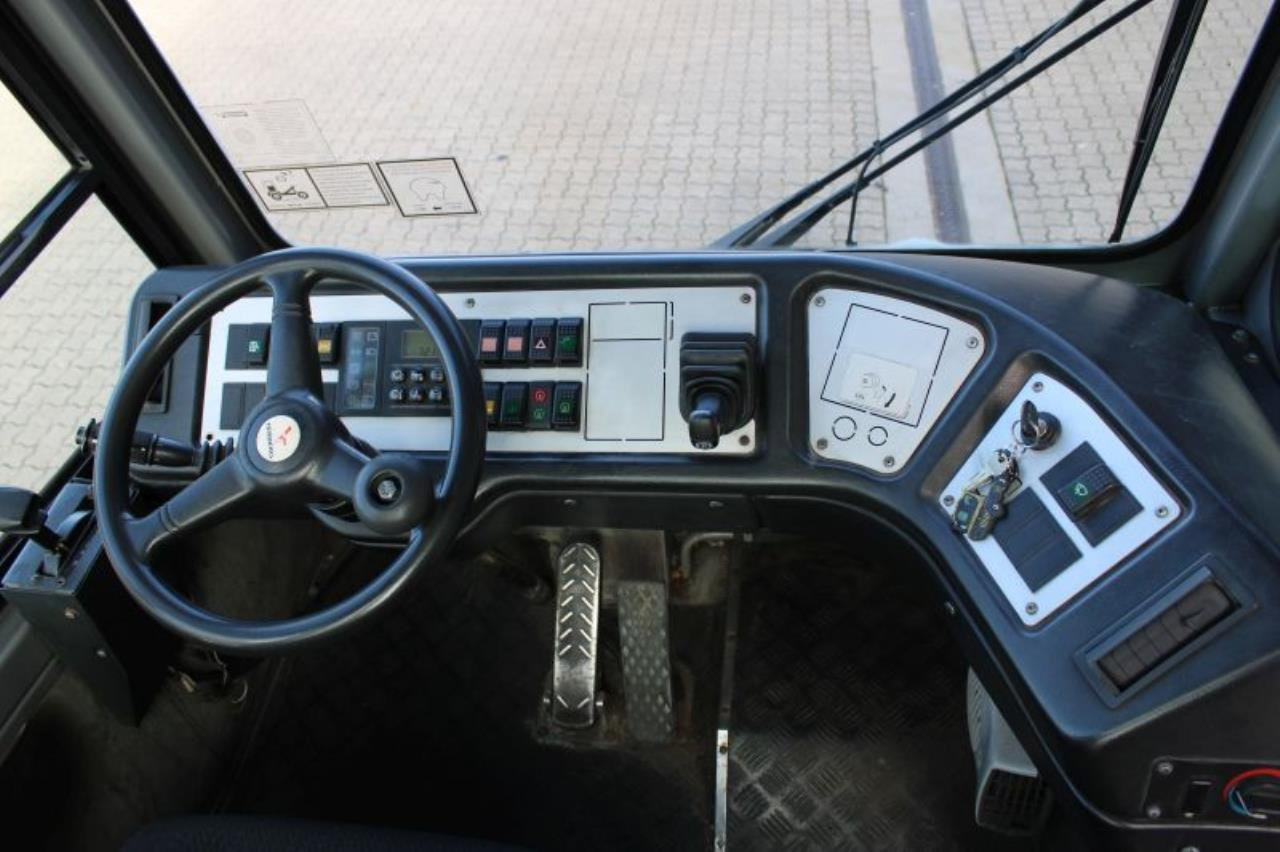 Terberg YT182 - Traktor terminal: foto 4 Terberg YT182 - Traktor terminal: foto 4