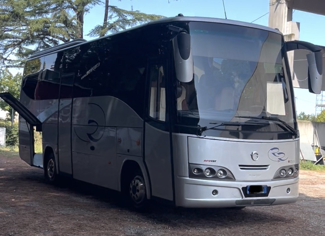 IVECO 100 Calipso New Car - Minibus, Furgon pasagjerësh: foto 1 IVECO 100 Calipso New Car - Minibus, Furgon pasagjerësh: foto 1