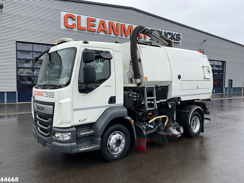 DAF FA LF 230 Euro 6 Johnston VT652 Just 87.278 km! - Makinë fshirëse për rrugët: foto 3 DAF FA LF 230 Euro 6 Johnston VT652 Just 87.278 km! - Makinë fshirëse për rrugët: foto 3