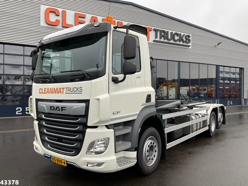 DAF FAN CF 430 VDL 21 Ton haakarmsysteem - Kamion vetëngarkues: foto 2 DAF FAN CF 430 VDL 21 Ton haakarmsysteem - Kamion vetëngarkues: foto 2