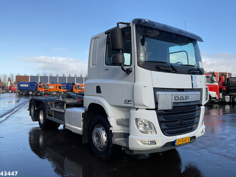 DAF FAN CF 440 Euro 6 20 Ton haakarmsysteem - Kamion vetëngarkues: foto 4 DAF FAN CF 440 Euro 6 20 Ton haakarmsysteem - Kamion vetëngarkues: foto 4