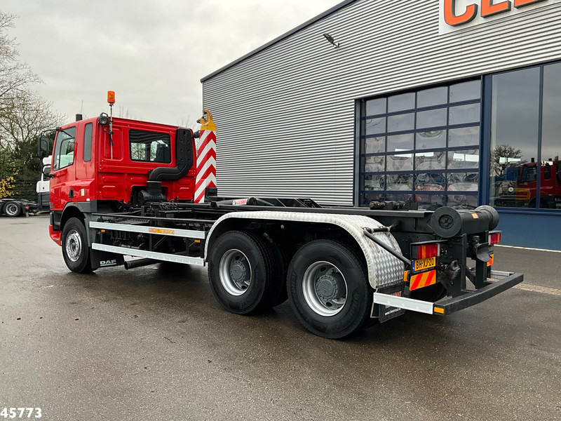 DAF FAT 75.320 6x4 Full steel Hiab 17 Ton haakarmsysteem Just 64.623 Km! - Kamion vetëngarkues: foto 4 DAF FAT 75.320 6x4 Full steel Hiab 17 Ton haakarmsysteem Just 64.623 Km! - Kamion vetëngarkues: foto 4