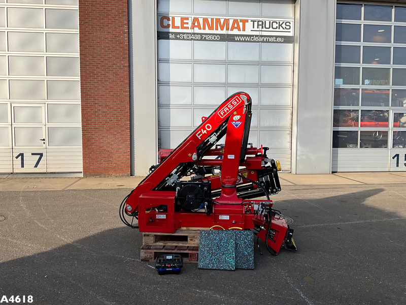 FASSI DEMO 4 Tonmeter laadkraan Laadkraan - Vinç për kamion: foto 1 FASSI DEMO 4 Tonmeter laadkraan Laadkraan - Vinç për kamion: foto 1