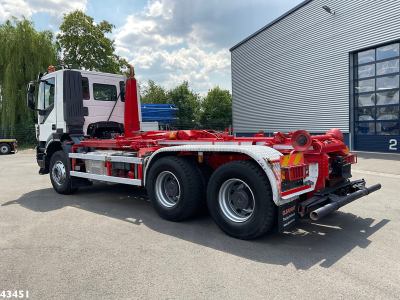 Iveco AD260T 6x4 Euro 6 AJK 20 haakarmsysteem - Kamion vetëngarkues: foto 4 Iveco AD260T 6x4 Euro 6 AJK 20 haakarmsysteem - Kamion vetëngarkues: foto 4