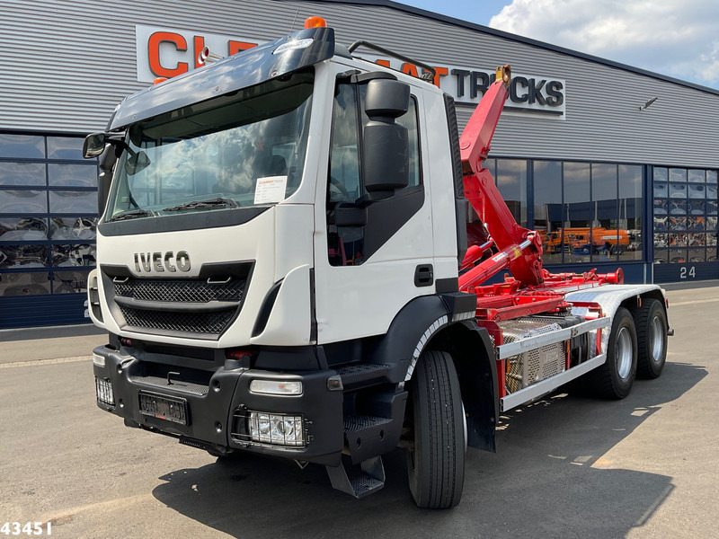 Iveco AD260T 6x4 Euro 6 AJK 20 haakarmsysteem - Kamion vetëngarkues: foto 1 Iveco AD260T 6x4 Euro 6 AJK 20 haakarmsysteem - Kamion vetëngarkues: foto 1