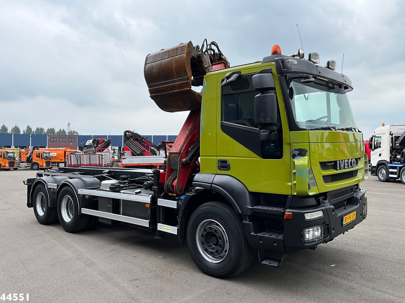 Iveco AD260T41 6x4 HMF 16 Tonmeter Z-kraan - Kamion me sistem kabllor, Kamion me vinç: foto 3 Iveco AD260T41 6x4 HMF 16 Tonmeter Z-kraan - Kamion me sistem kabllor, Kamion me vinç: foto 3
