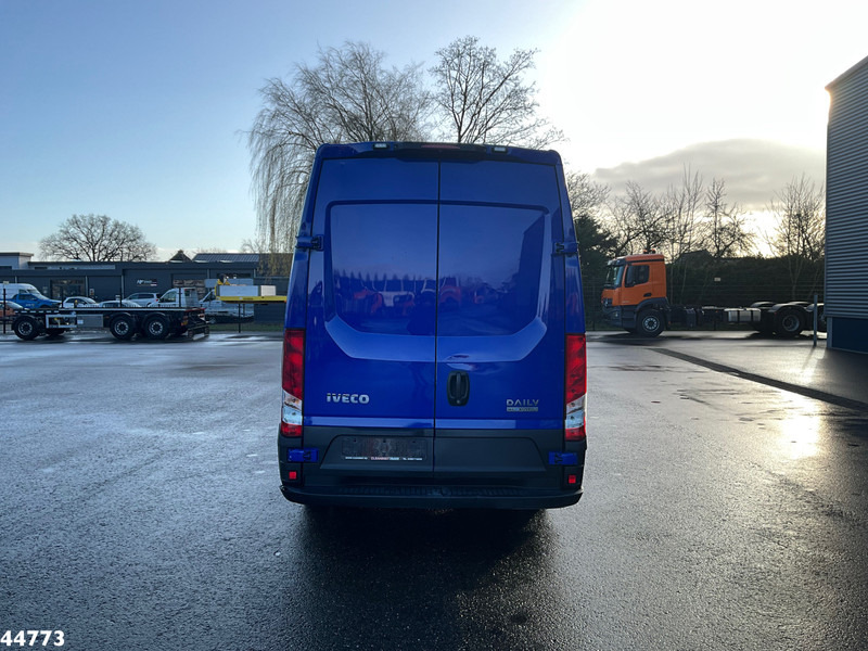 Iveco Daily 35C18 RIONED hogedrukwater installatie - Kamion me vakuum: foto 4 Iveco Daily 35C18 RIONED hogedrukwater installatie - Kamion me vakuum: foto 4