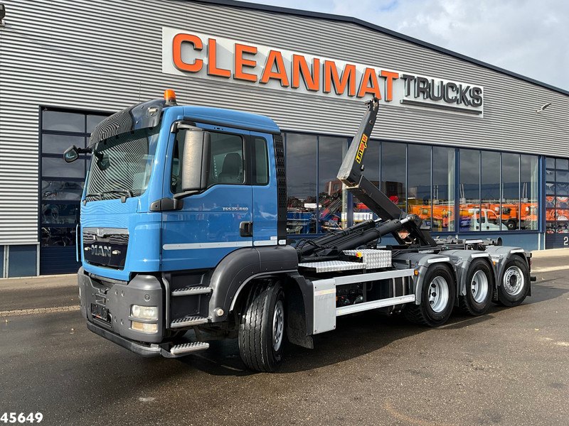 MAN TGS 35.440 8x4 Hyvalift 26 Ton haakarmsysteem - Kamion vetëngarkues: foto 1 MAN TGS 35.440 8x4 Hyvalift 26 Ton haakarmsysteem - Kamion vetëngarkues: foto 1