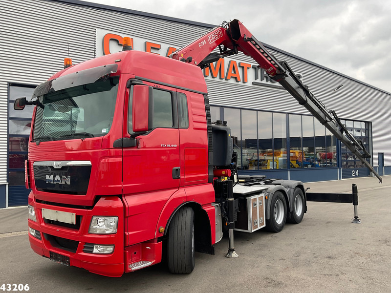 MAN TGX 28.440 Fassi 29 Tonmeter laadkraan - Kamion me vinç: foto 1 MAN TGX 28.440 Fassi 29 Tonmeter laadkraan - Kamion me vinç: foto 1