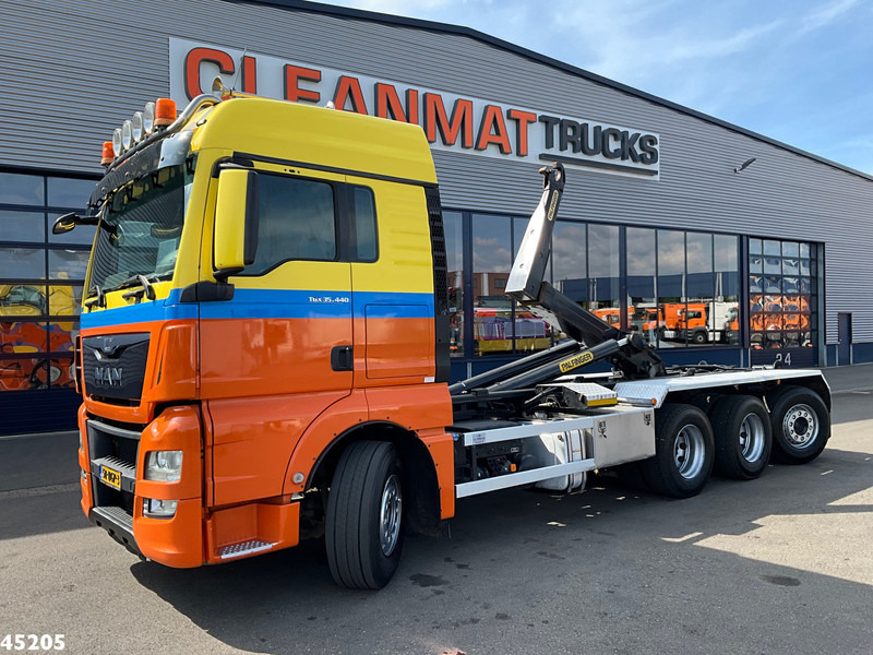 MAN TGX 35.440 Euro 6 8x4 26 Ton haakarmsysteem - Kamion vetëngarkues: foto 1 MAN TGX 35.440 Euro 6 8x4 26 Ton haakarmsysteem - Kamion vetëngarkues: foto 1