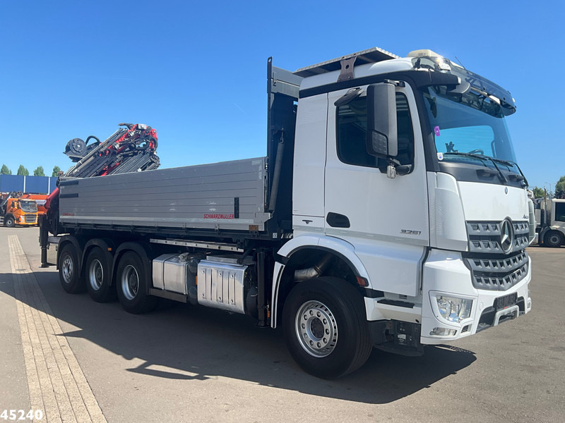 Mercedes-Benz Arocs 3251 8x4 Euro 6 Retarder Palfinger 34 Tonmeter laadkraan + Fly-Jib 2 zijdige kipper Just 146.766 km! - Kamion vetëshkarkues, Kamion me vinç: foto 4 Mercedes-Benz Arocs 3251 8x4 Euro 6 Retarder Palfinger 34 Tonmeter laadkraan + Fly-Jib 2 zijdige kipper Just 146.766 km! - Kamion vetëshkarkues, Kamion me vinç: foto 4
