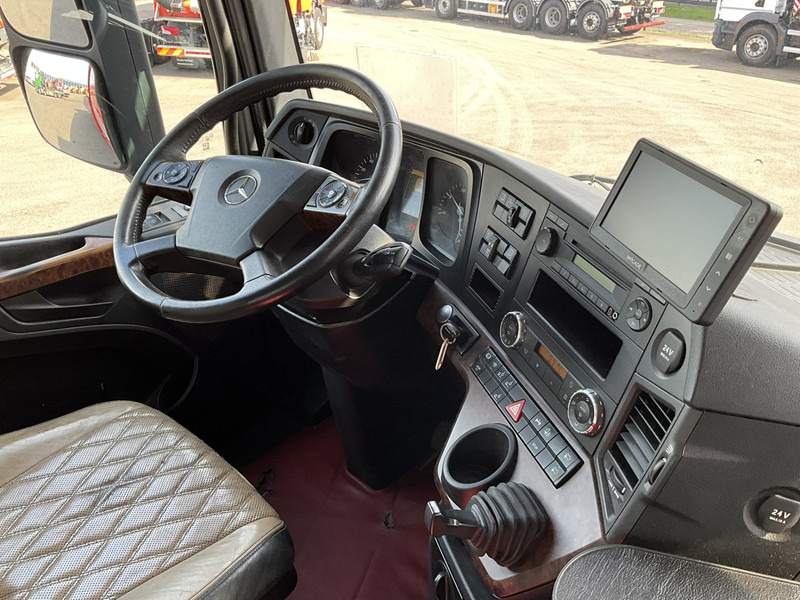 Kamion vetëshkarkues, Kamion me vinç Mercedes-Benz Arocs 3263 8x4 Hiab 37 Tonmeter laadkraan + Fly-Jib: foto 16