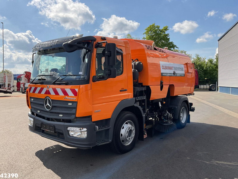 Mercedes-Benz Atego 1321 Bucher Cityfant 6000 Just 49.567 km! - Makinë fshirëse për rrugët: foto 5 Mercedes-Benz Atego 1321 Bucher Cityfant 6000 Just 49.567 km! - Makinë fshirëse për rrugët: foto 5
