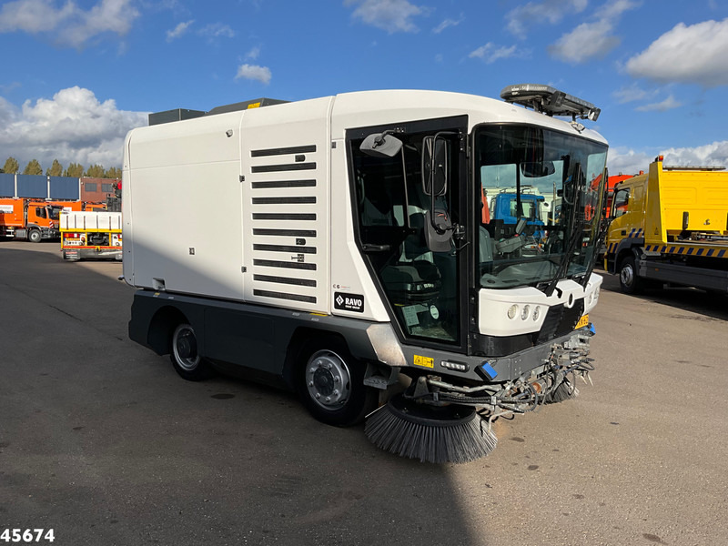 Ravo 540 Euro 6 - Makinë fshirëse për rrugët: foto 3 Ravo 540 Euro 6 - Makinë fshirëse për rrugët: foto 3