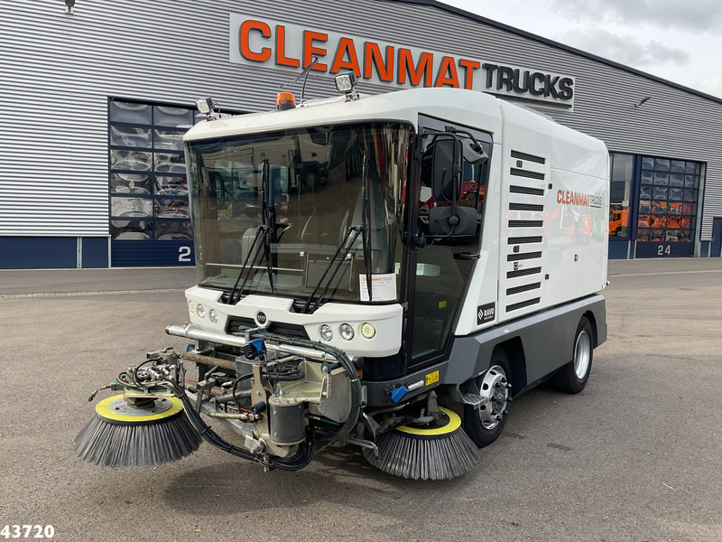 Ravo 540 STH Euro 6 with 3-rd brush - Makinë fshirëse për rrugët: foto 2 Ravo 540 STH Euro 6 with 3-rd brush - Makinë fshirëse për rrugët: foto 2