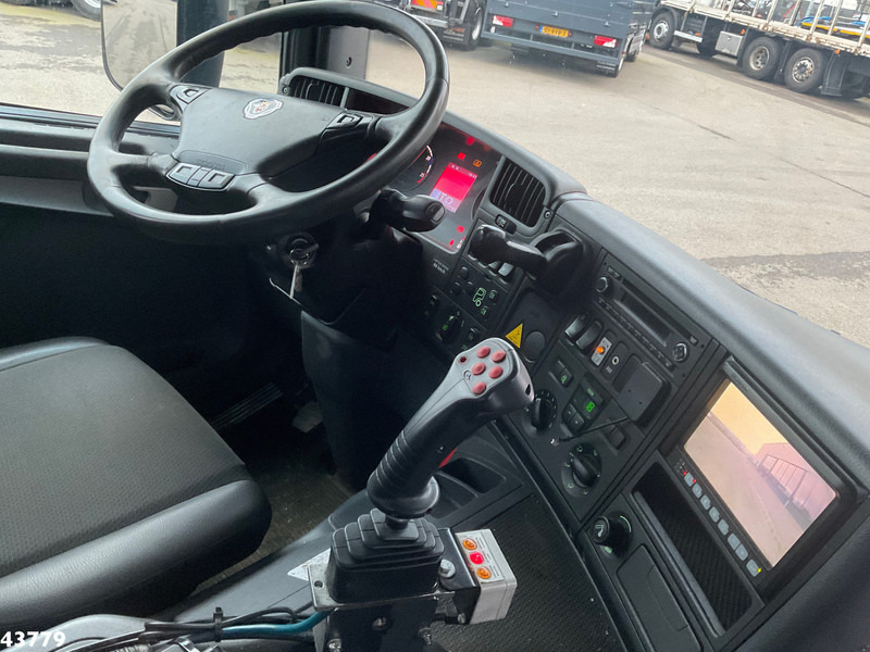 Scania P 360 8x2 Hiab 21 Tonmeter laadkraan - Kamion vetëngarkues, Kamion me vinç: foto 4 Scania P 360 8x2 Hiab 21 Tonmeter laadkraan - Kamion vetëngarkues, Kamion me vinç: foto 4