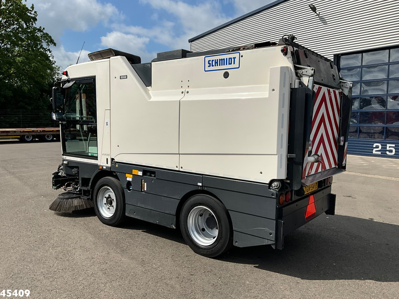 Schmidt Cleango 500 Compact Euro 6 with 3-rd brush - Makinë fshirëse për rrugët: foto 4 Schmidt Cleango 500 Compact Euro 6 with 3-rd brush - Makinë fshirëse për rrugët: foto 4