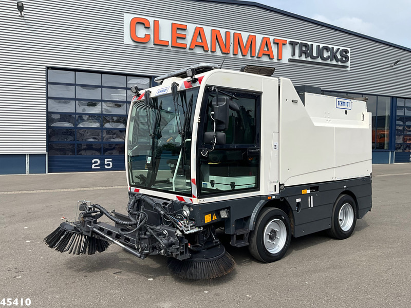 Schmidt Cleango 500 Compact Euro 6 with 3-rd brush - Makinë fshirëse për rrugët: foto 2 Schmidt Cleango 500 Compact Euro 6 with 3-rd brush - Makinë fshirëse për rrugët: foto 2