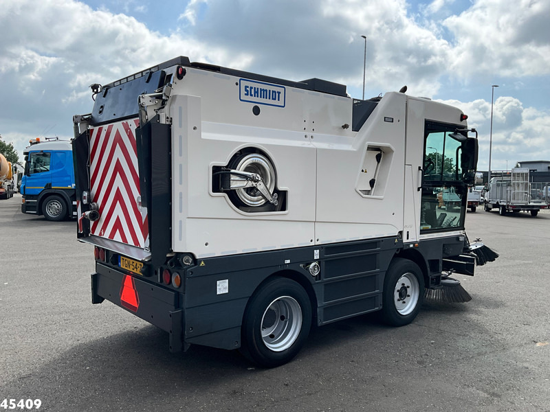 Schmidt Cleango 500 Compact Euro 6 with 3-rd brush - Makinë fshirëse për rrugët: foto 5 Schmidt Cleango 500 Compact Euro 6 with 3-rd brush - Makinë fshirëse për rrugët: foto 5