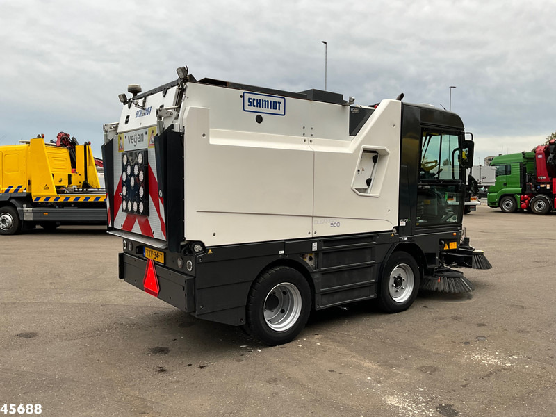 Schmidt Cleango Compact 500 Euro 6 with 3-rd brush Just 41.050 km! - Makinë fshirëse për rrugët: foto 5 Schmidt Cleango Compact 500 Euro 6 with 3-rd brush Just 41.050 km! - Makinë fshirëse për rrugët: foto 5