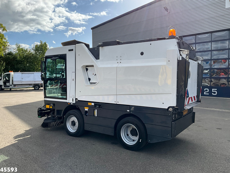Schmidt Compact 400 Euro 6 with 3-rd brush - Makinë fshirëse për rrugët: foto 2 Schmidt Compact 400 Euro 6 with 3-rd brush - Makinë fshirëse për rrugët: foto 2