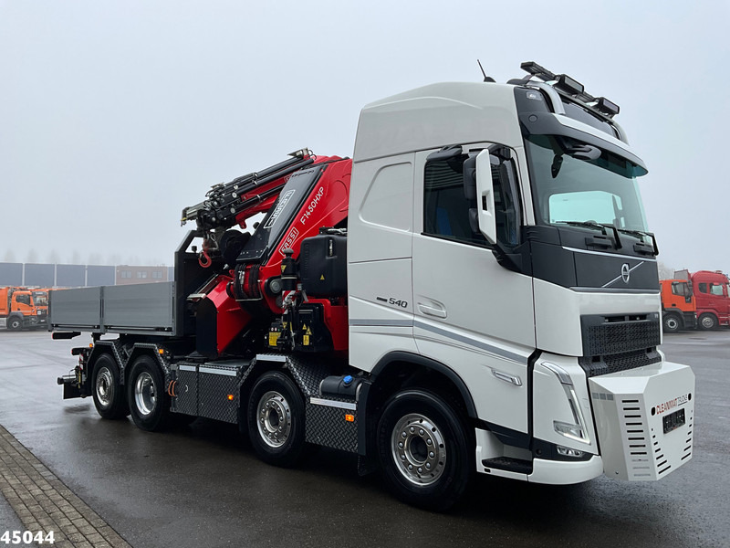 Interior photo 3: Kamion me vinç Volvo FH 540 8x2 Fassi 145 Tonmeter laadkraan + Fly-JIb Just 7.187 Km! Demo voertuig!
