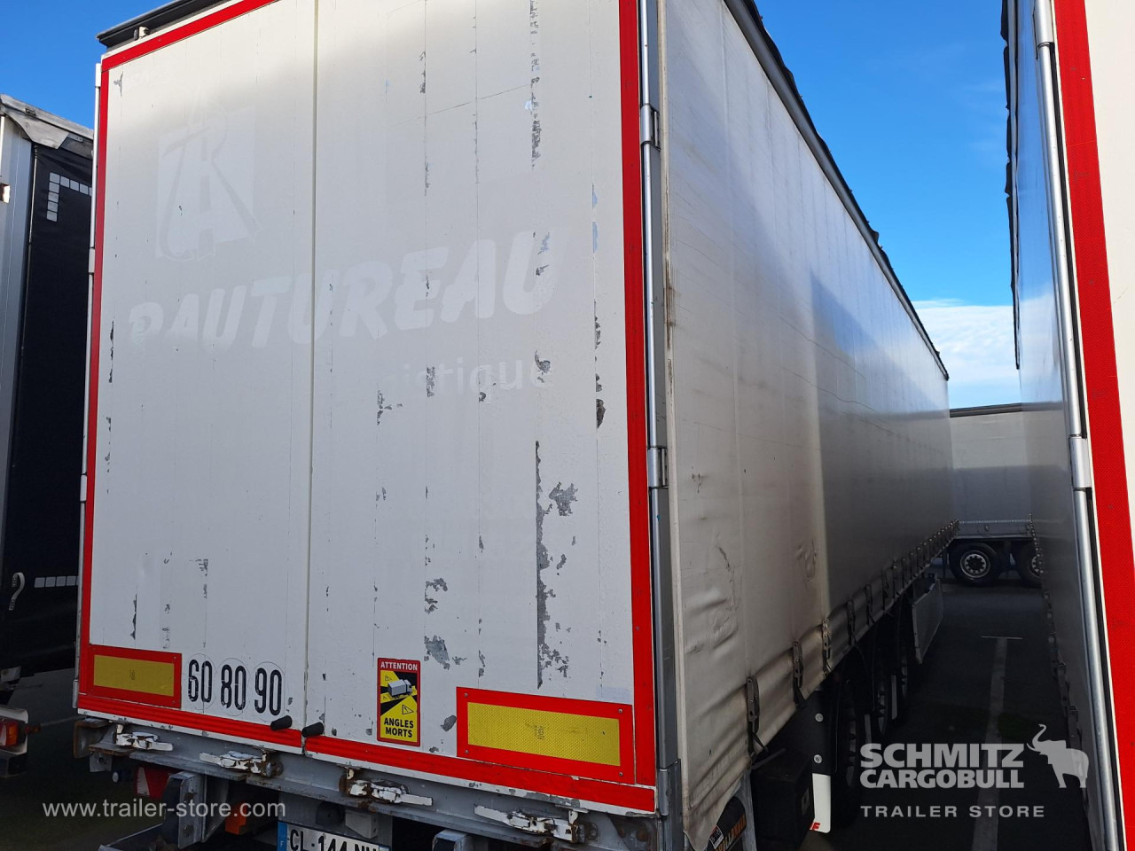 FRUEHAUF Curtainsider Standard Taillift - Gjysmë rimorkio me tendë: foto 1 FRUEHAUF Curtainsider Standard Taillift - Gjysmë rimorkio me tendë: foto 1