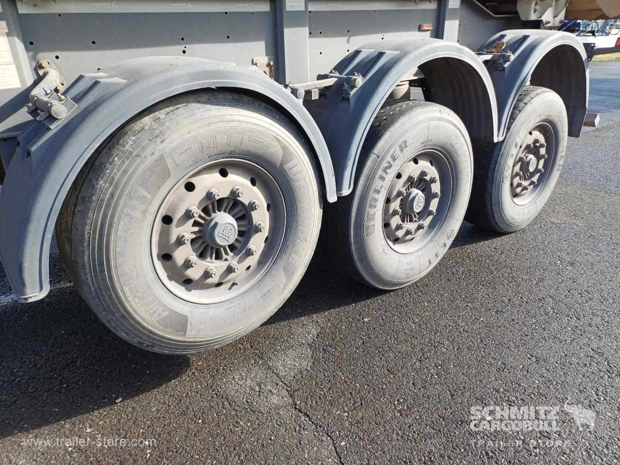 LANGENDORF Auflieger Kipper Stahlrundmulde 24m³ - Gjysmë rimorkio vetëshkarkuese: foto 3 LANGENDORF Auflieger Kipper Stahlrundmulde 24m³ - Gjysmë rimorkio vetëshkarkuese: foto 3