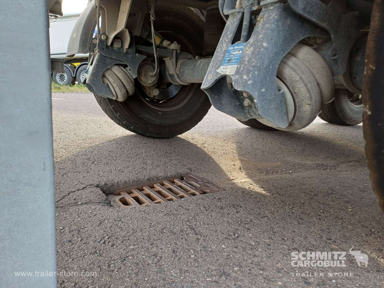 SCHMITZ Auflieger Kipper Stahlrundmulde 28m³ - Gjysmë rimorkio vetëshkarkuese: foto 3 SCHMITZ Auflieger Kipper Stahlrundmulde 28m³ - Gjysmë rimorkio vetëshkarkuese: foto 3