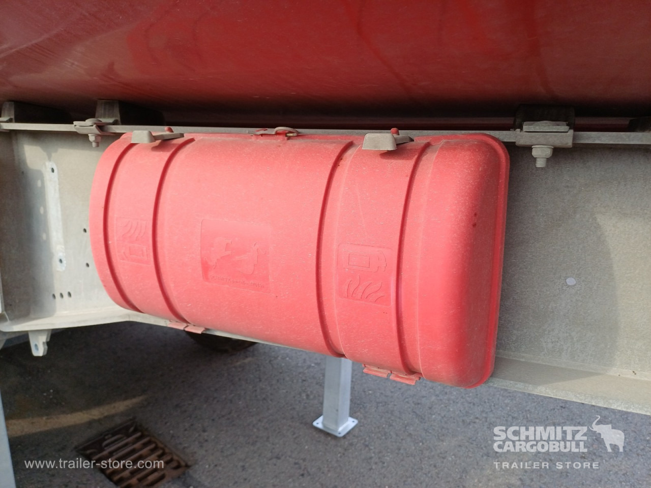 SCHMITZ Auflieger Kipper Stahlrundmulde 28m³ - Gjysmë rimorkio vetëshkarkuese: foto 4 SCHMITZ Auflieger Kipper Stahlrundmulde 28m³ - Gjysmë rimorkio vetëshkarkuese: foto 4