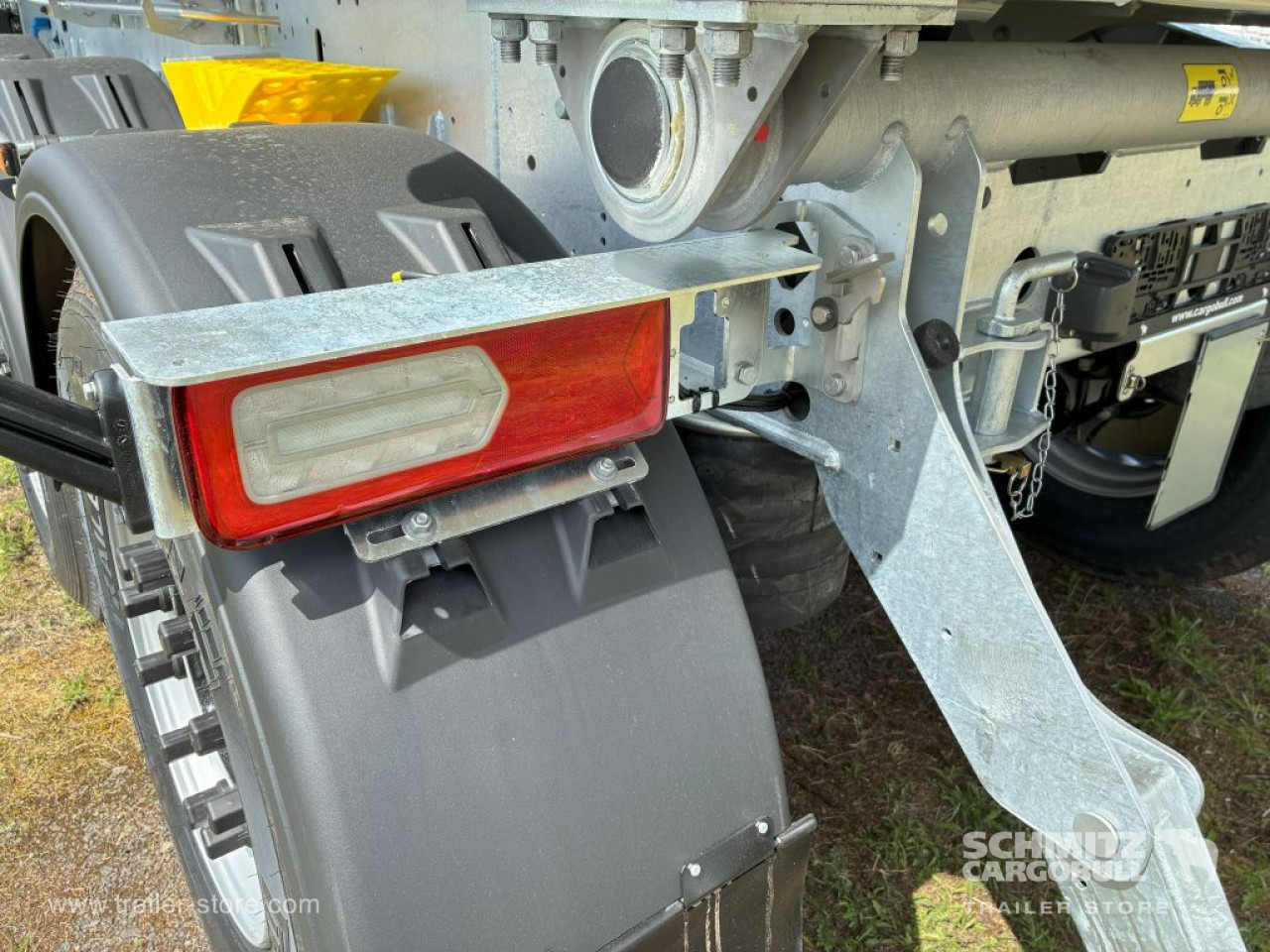 SCHMITZ Auflieger Kipper Stahlrundmulde 29m³ - Gjysmë rimorkio vetëshkarkuese: foto 3 SCHMITZ Auflieger Kipper Stahlrundmulde 29m³ - Gjysmë rimorkio vetëshkarkuese: foto 3
