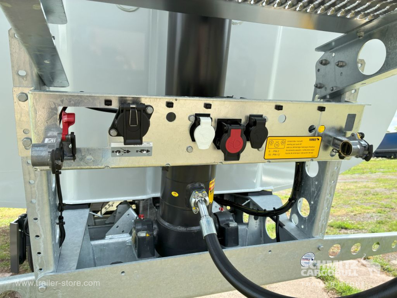 SCHMITZ Auflieger Kipper Stahlrundmulde 29m³ - Gjysmë rimorkio vetëshkarkuese: foto 5 SCHMITZ Auflieger Kipper Stahlrundmulde 29m³ - Gjysmë rimorkio vetëshkarkuese: foto 5