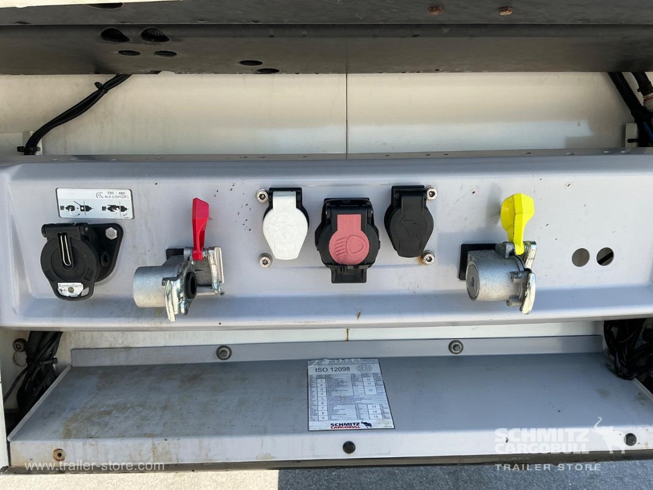 SCHMITZ Reefer Meat hanging system - Gjysmë rimorkio izotermike: foto 4 SCHMITZ Reefer Meat hanging system - Gjysmë rimorkio izotermike: foto 4