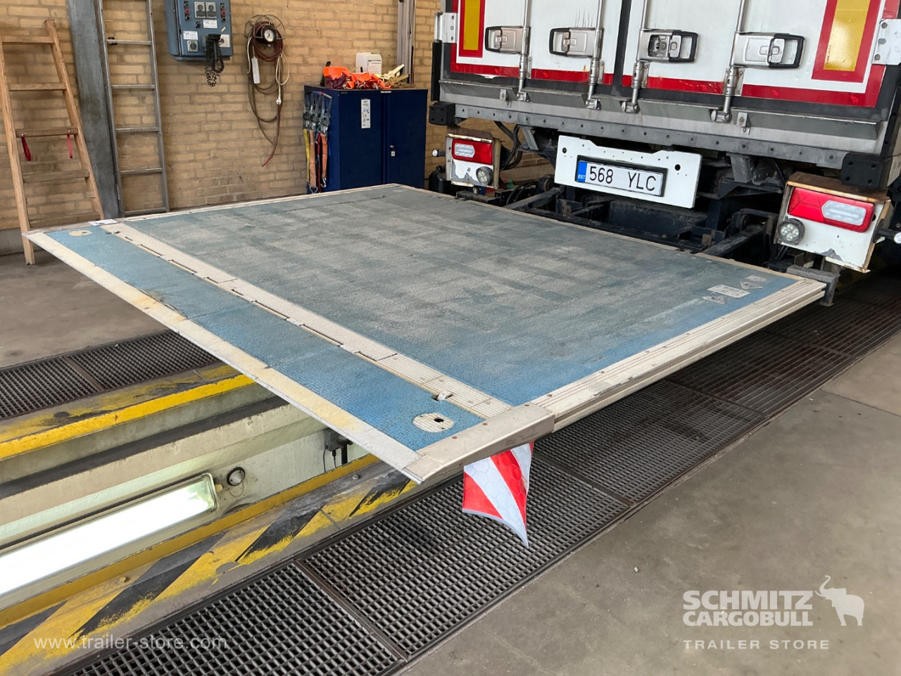 Gjysmë rimorkio izotermike SCHMITZ Reefer Multitemp Double deck Taillift: foto 6