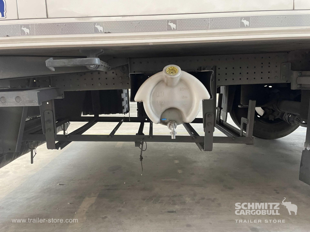 SCHMITZ Semiremolque Frigo Standard - Gjysmë rimorkio izotermike: foto 2 SCHMITZ Semiremolque Frigo Standard - Gjysmë rimorkio izotermike: foto 2