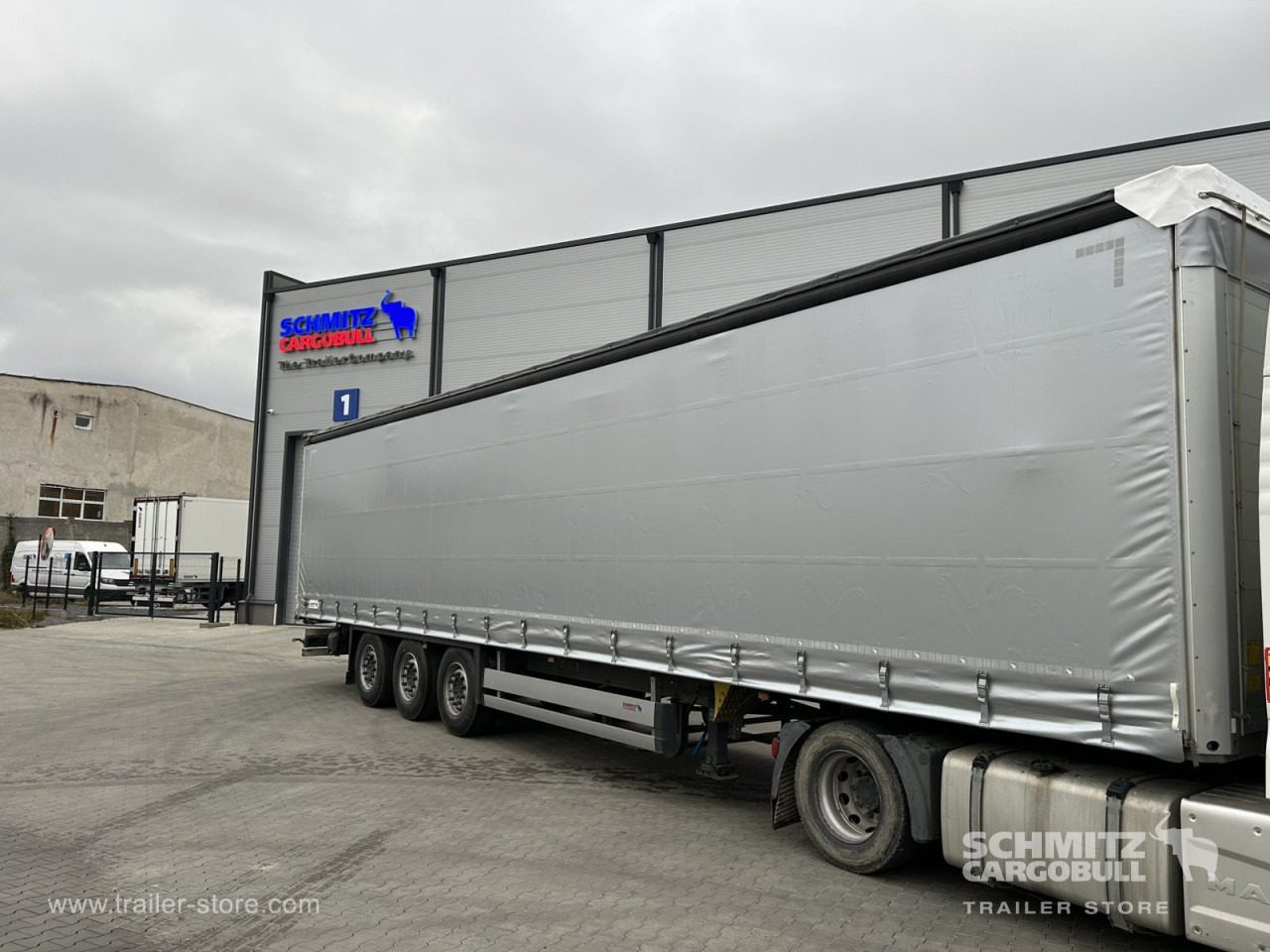 SCHMITZ Curtainsider Standard - Gjysmë rimorkio me tendë: foto 1 SCHMITZ Curtainsider Standard - Gjysmë rimorkio me tendë: foto 1
