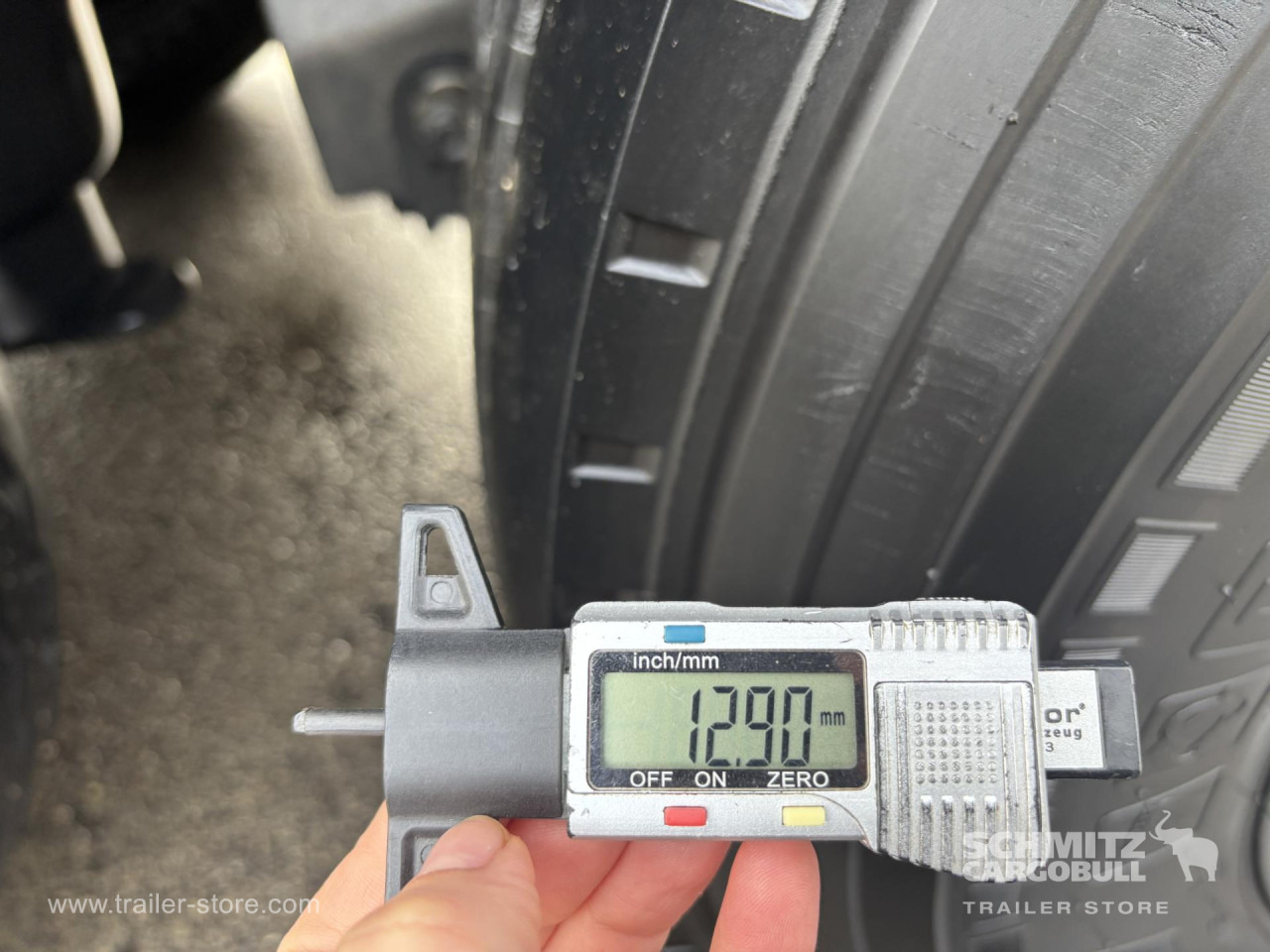 SCHMITZ Curtainsider Standard - Gjysmë rimorkio me tendë: foto 3 SCHMITZ Curtainsider Standard - Gjysmë rimorkio me tendë: foto 3